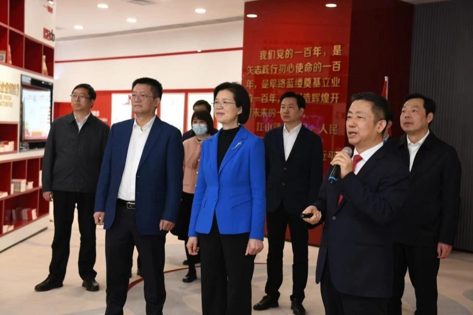 江蘇省委常委、組織部部長沈瑩調(diào)研紅豆1
